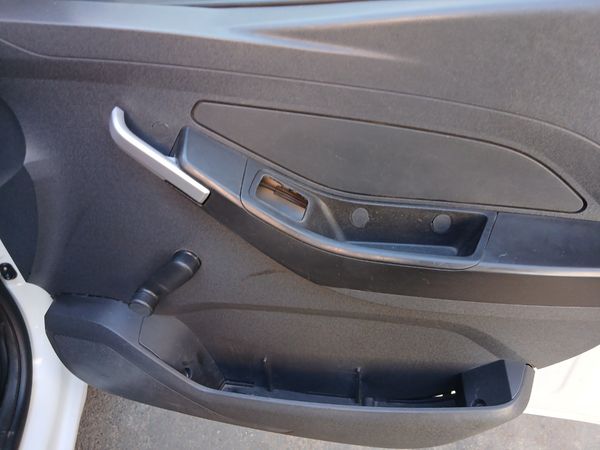 2017-Chevrolet-Utility-14 image:10