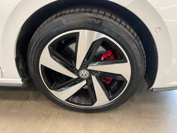 2018-Volkswagen-Polo-20-GTI-Auto-147kW image:8