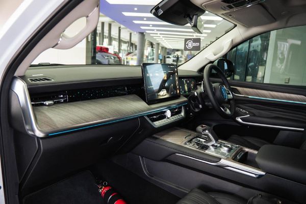 2026-GWM-Tank-500-20T-Ultra-Luxury-Hybrid-4x4-Auto image:10