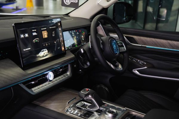 2026-GWM-Tank-500-20T-Ultra-Luxury-Hybrid-4x4-Auto image:16