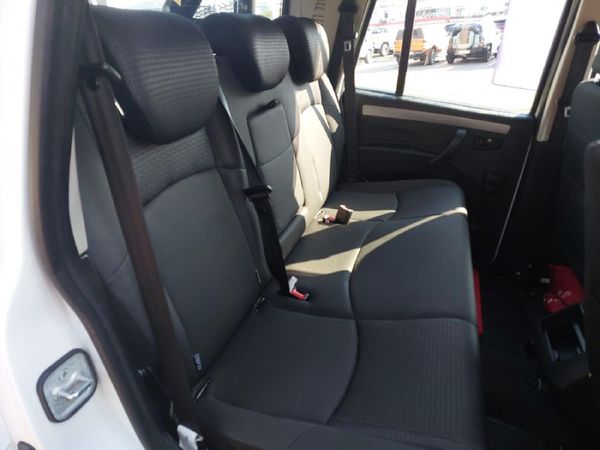2021-Mahindra-Pik-Up-22-mHawk-S11-4x4-Auto-Double-Cab image:13