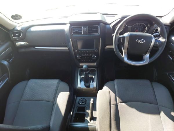 2021-Mahindra-Pik-Up-22-mHawk-S11-4x4-Auto-Double-Cab image:15