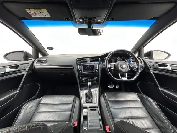 2017-Volkswagen-Golf-VII-GTI-20-TSI-Auto image:10