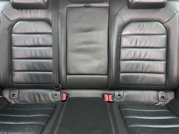 2017-Volkswagen-Golf-VII-GTI-20-TSI-Auto image:13