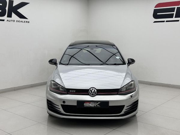 2017-Volkswagen-Golf-VII-GTI-20-TSI-Auto image:1