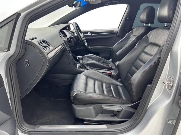 2017-Volkswagen-Golf-VII-GTI-20-TSI-Auto image:6