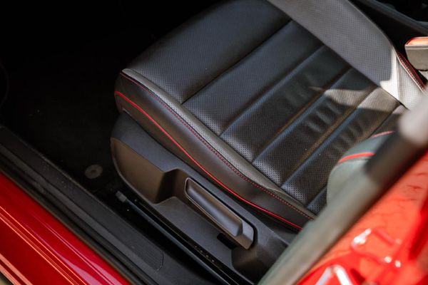 2023-Volkswagen-Golf-8-GTI-20-TSI-Auto image:15