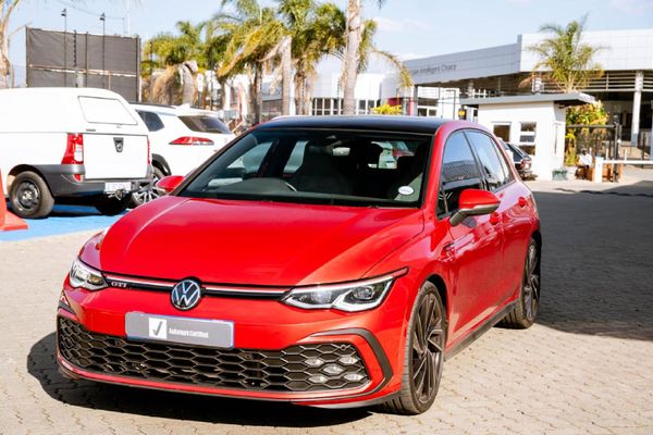2023-Volkswagen-Golf-8-GTI-20-TSI-Auto image:1