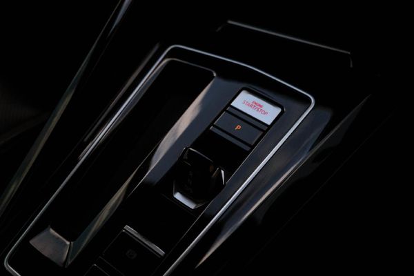 2023-Volkswagen-Golf-8-GTI-20-TSI-Auto image:19