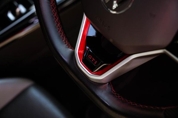 2023-Volkswagen-Golf-8-GTI-20-TSI-Auto image:8