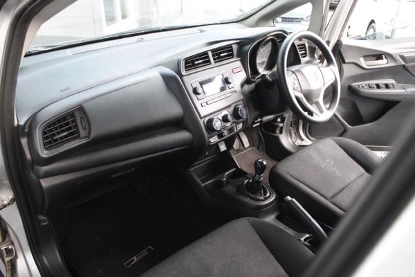 2016-Honda-Jazz-12-Trend image:11