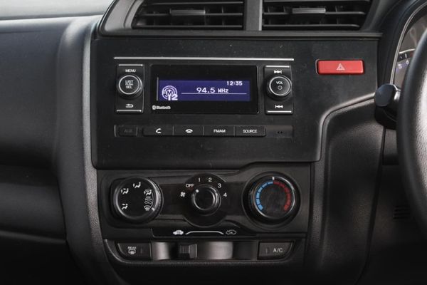 2016-Honda-Jazz-12-Trend image:14