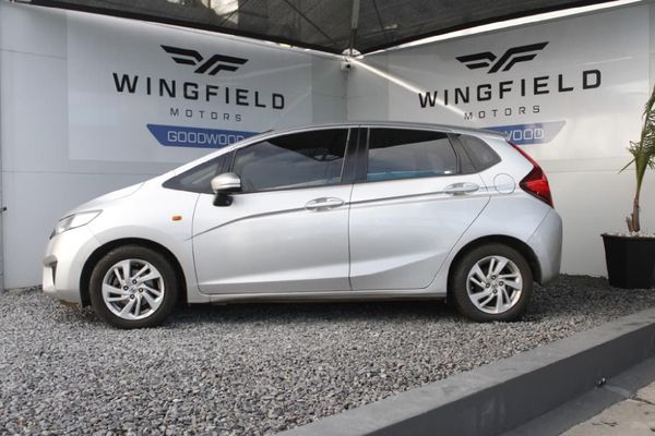 2016-Honda-Jazz-12-Trend image:1