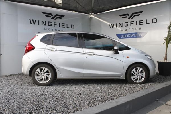 2016-Honda-Jazz-12-Trend image:2