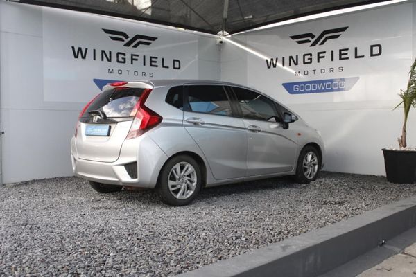 2016-Honda-Jazz-12-Trend image:3