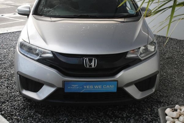 2016-Honda-Jazz-12-Trend image:7
