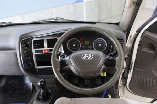 2020-Hyundai-H100-Bakkie-26D image:18