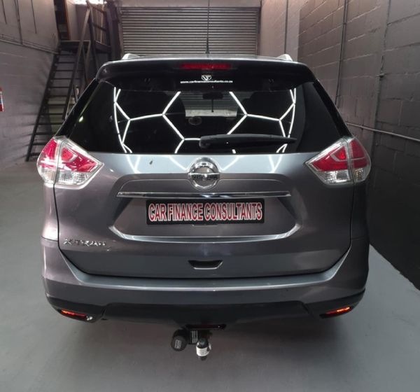 2015-Nissan-X-Trail-25-SE-4x4-Auto image:9