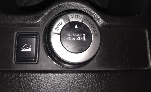 2015-Nissan-X-Trail-25-SE-4x4-Auto image:19
