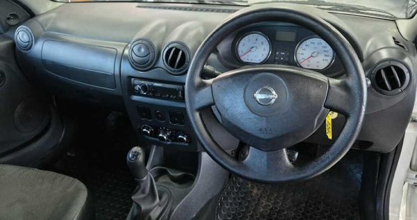 2019-Nissan-NP200-16-AC-Safety-Pack image:7
