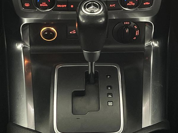 2020-Mercedes-Benz-X-Class-X250d-4x4-Power-Auto image:10