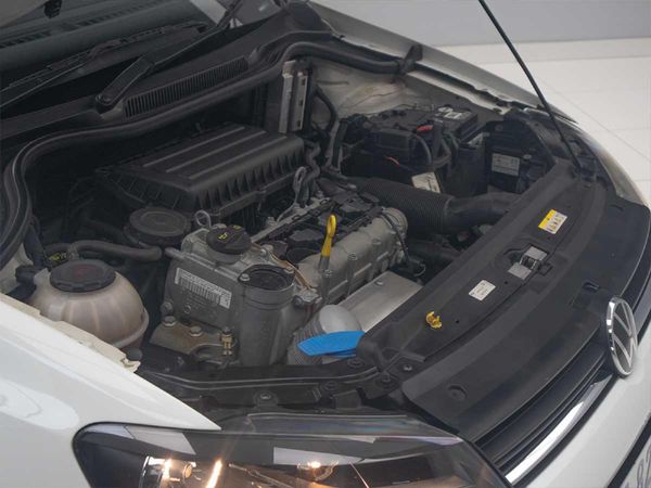 2024-Volkswagen-Polo-Vivo-16-Comfortline-Auto-5-dr image:4