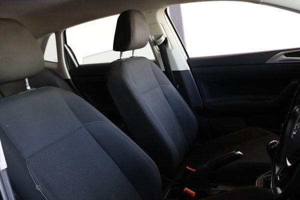 2020-Volkswagen-Polo-10-TSI-Comfortline image:9