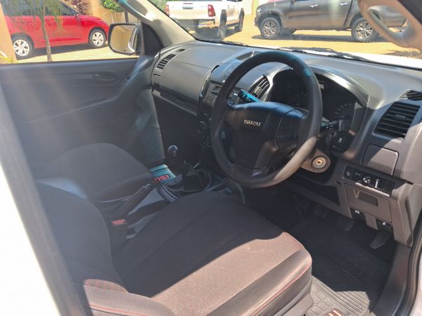 2019-Isuzu-D-Max-250-HO-Hi-Rider-Double-Cab image:11