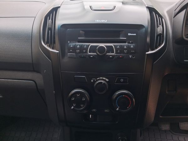 2019-Isuzu-D-Max-250-HO-Hi-Rider-Double-Cab image:13