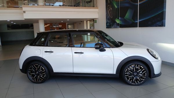 2025-MINI-Hatch-Cooper-S-5-dr-Auto image:1
