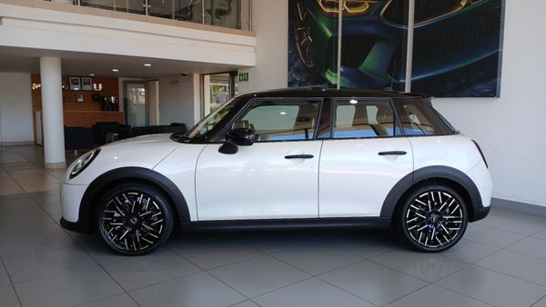 2025-MINI-Hatch-Cooper-S-5-dr-Auto image:3