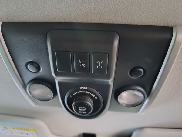 2019-Toyota-FJ-Cruiser-40-V6 image:19