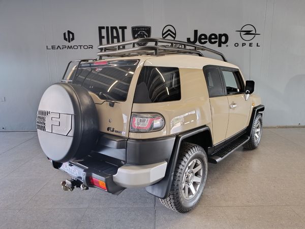 2019-Toyota-FJ-Cruiser-40-V6 image:4