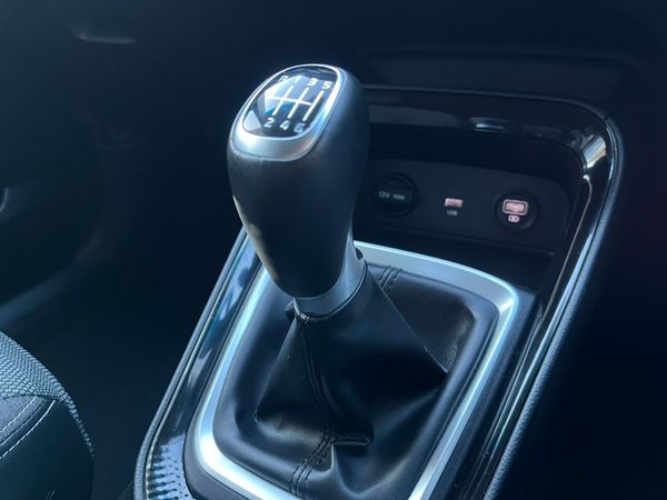 2022-Kia-Sonet-15-EX image:18