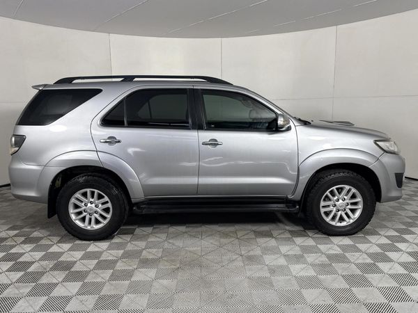 2015-Toyota-Fortuner-30-D-4D-4x4-Auto image:17