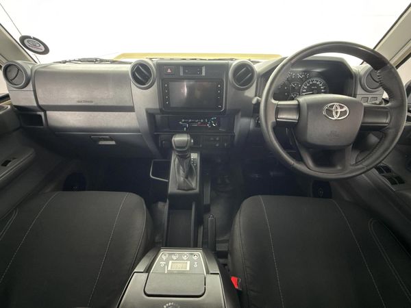2025-Toyota-Land-Cruiser-79-28-GD-6-Auto-Double-Cab image:1