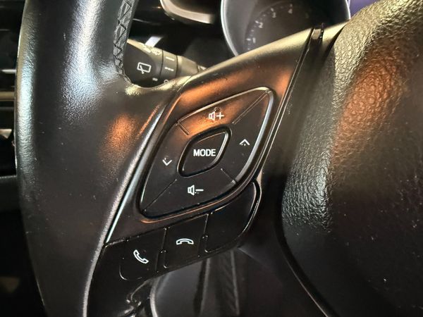 2019-Toyota-C-HR-CHR image:10
