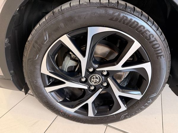 2019-Toyota-C-HR-CHR image:8