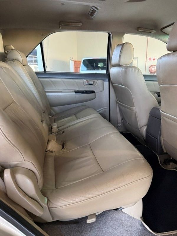 2012-Toyota-Fortuner-fortuner image:20
