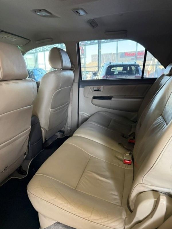 2012-Toyota-Fortuner-fortuner image:21