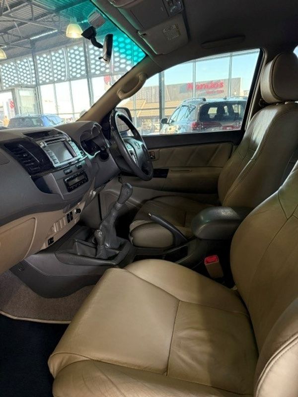2012-Toyota-Fortuner-fortuner image:22