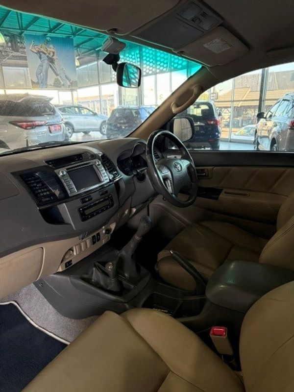 2012-Toyota-Fortuner-fortuner image:23