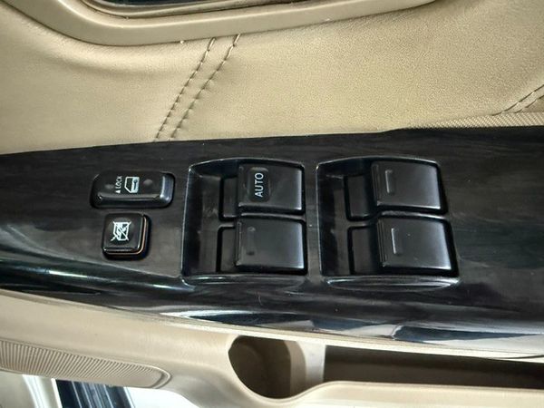 2012-Toyota-Fortuner-fortuner image:24