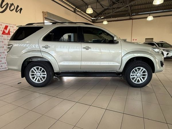 2012-Toyota-Fortuner-fortuner image:2