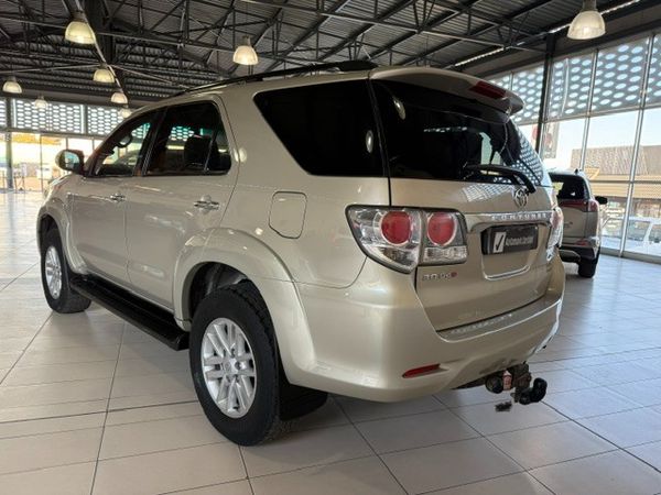 2012-Toyota-Fortuner-fortuner image:6
