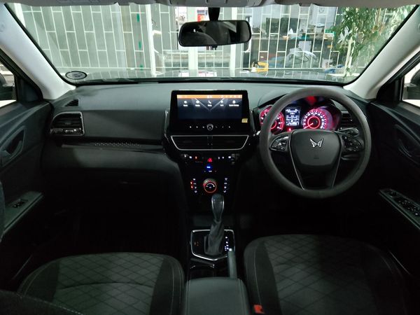 2025-Mahindra-XUV-3XO-12T-MX3-Auto image:11