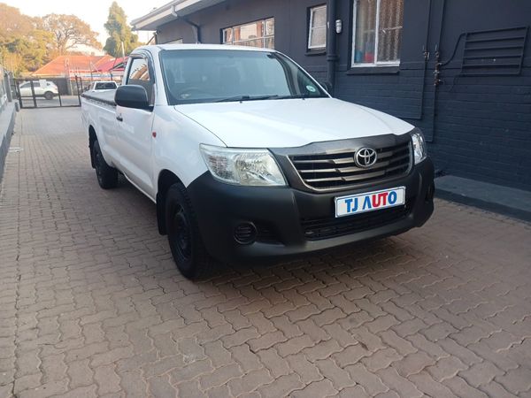 2015-Toyota-Hilux-25-D-4D-S-Single-Cab image:2