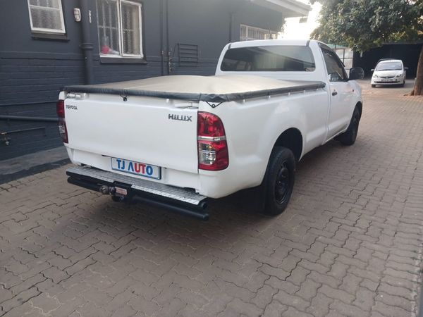 2015-Toyota-Hilux-25-D-4D-S-Single-Cab image:3