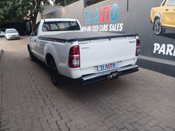 2015-Toyota-Hilux-25-D-4D-S-Single-Cab image:4