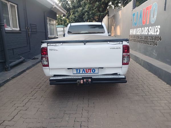 2015-Toyota-Hilux-25-D-4D-S-Single-Cab image:5